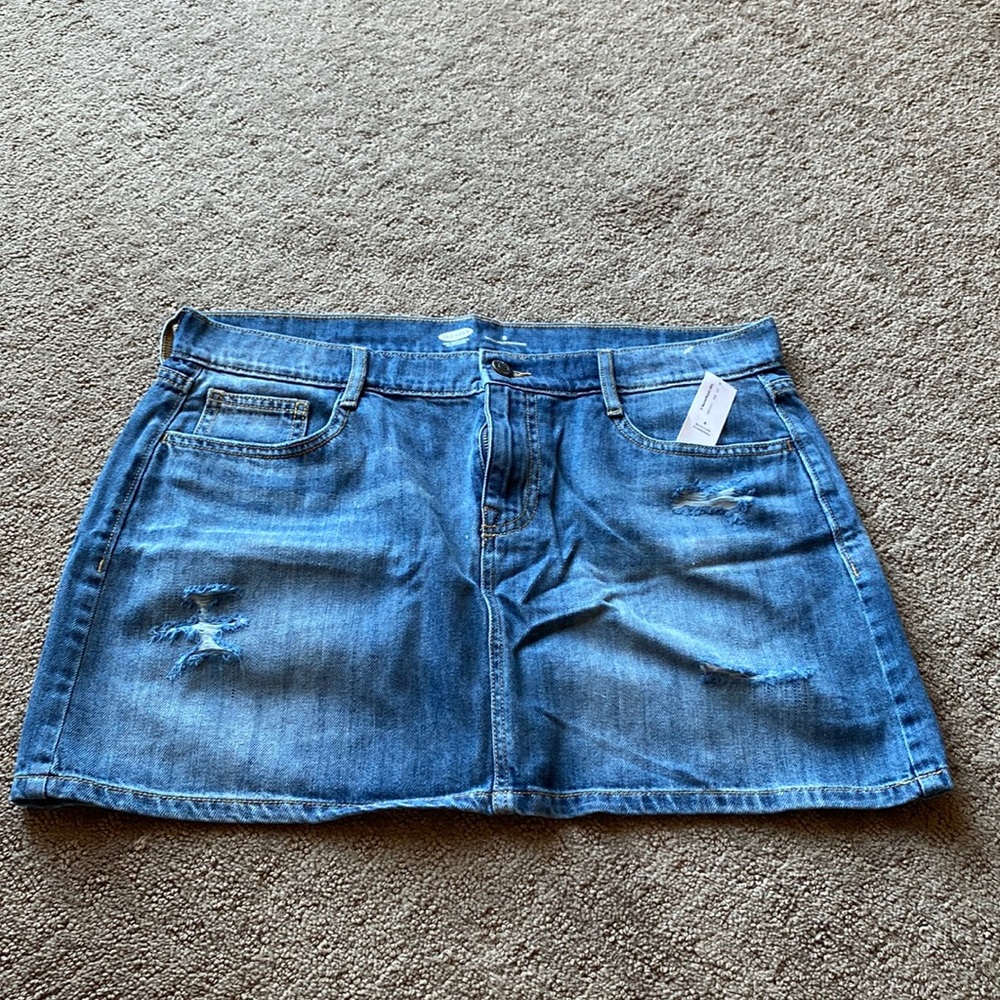 Old navy denim skirt.